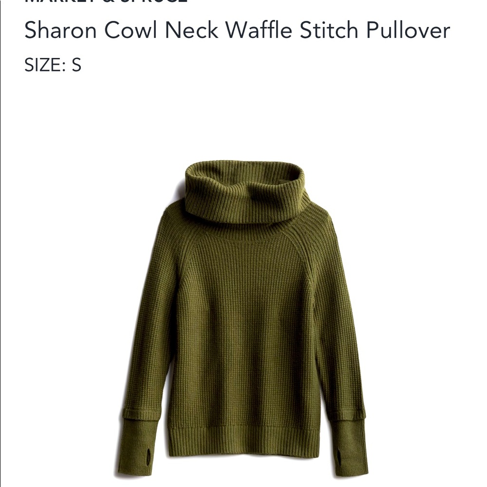 New with tags sweater. Have thumb holes in sleeves and oversized neck.